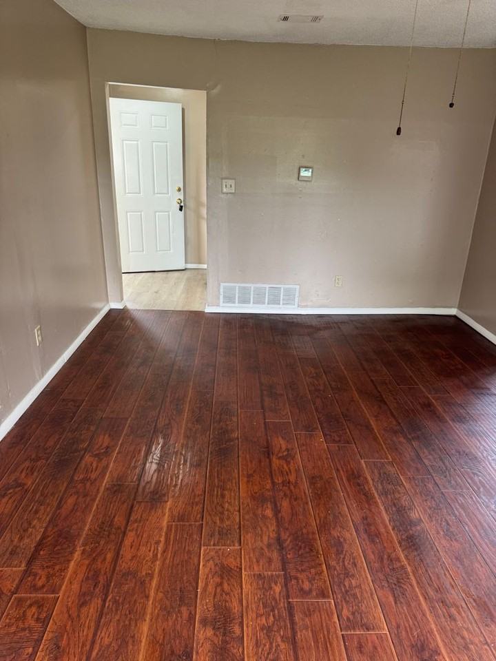 132 N Comanche Ave - Photo 6 of 13