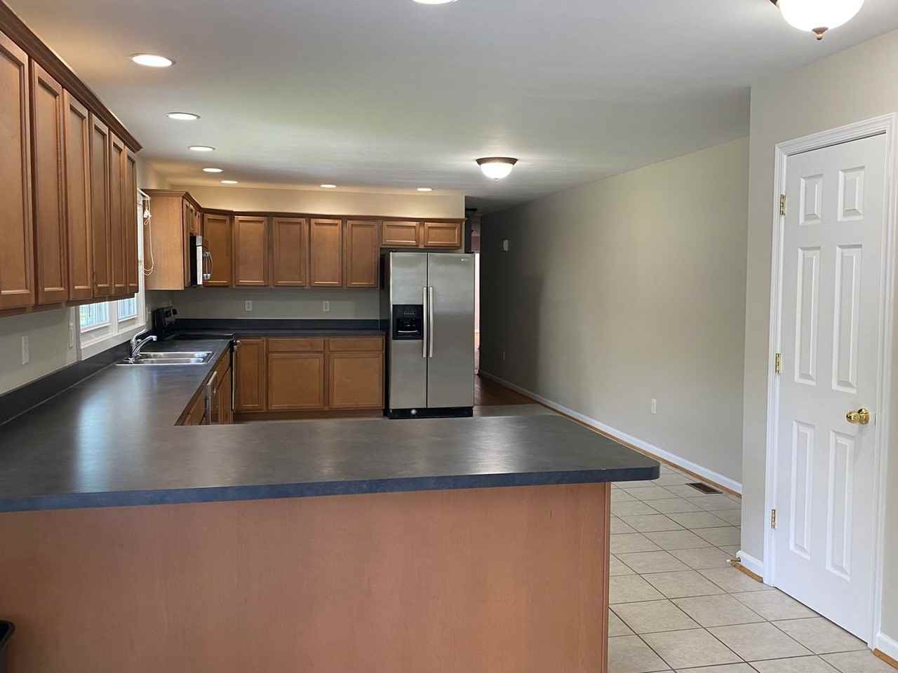 2720 Martinsburg Pike - Photo 4 of 25