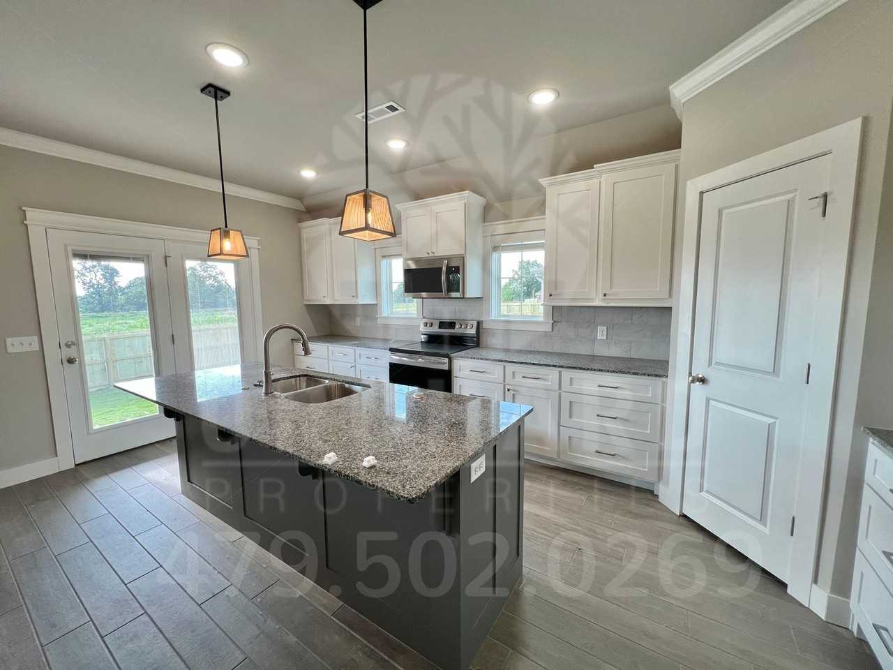 1036 Sugar Pine St - Photo 4 of 15