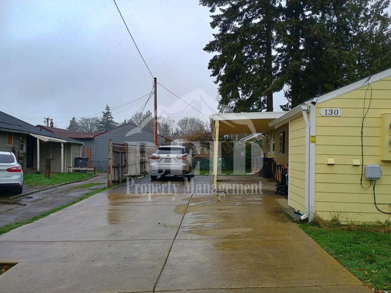 130 Oak St - Photo 3 of 12