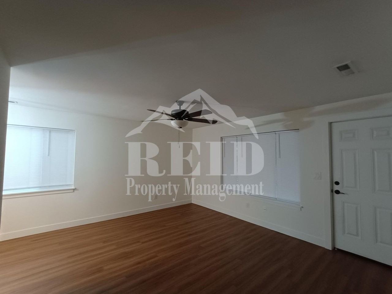 130 Oak St - Photo 7 of 12