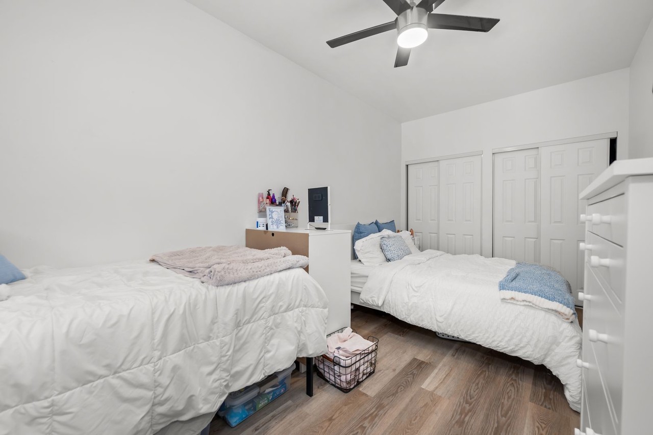 5233 E Falls View Dr - Photo 4 of 14