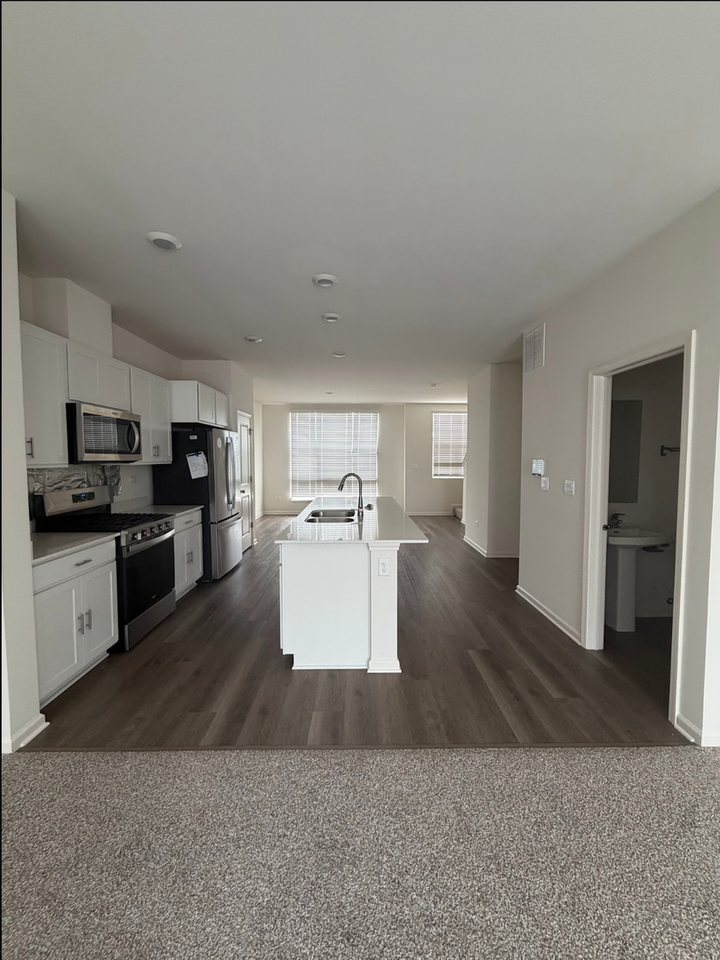 332 Summit Cir - Photo 2 of 11