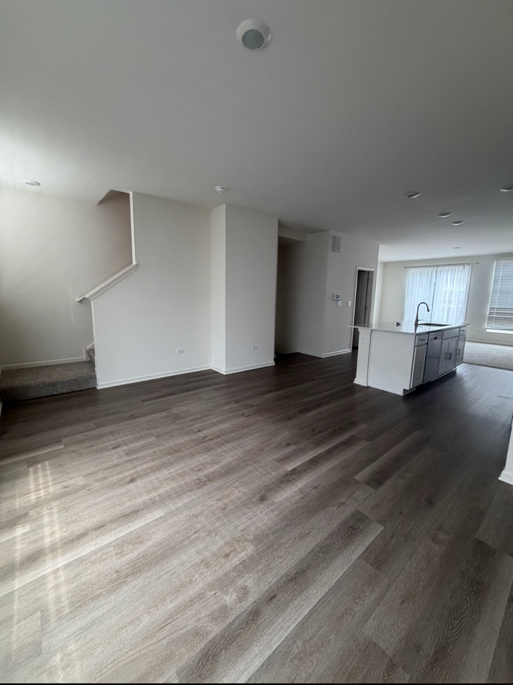 332 Summit Cir - Photo 3 of 11