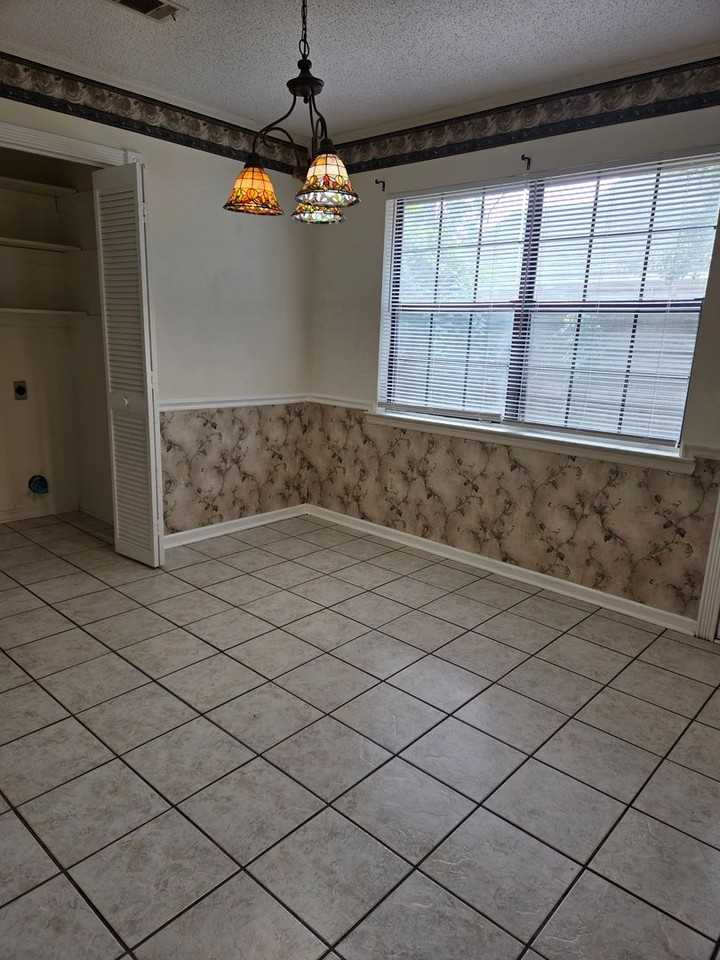 781 Madison Dr - Photo 6 of 17