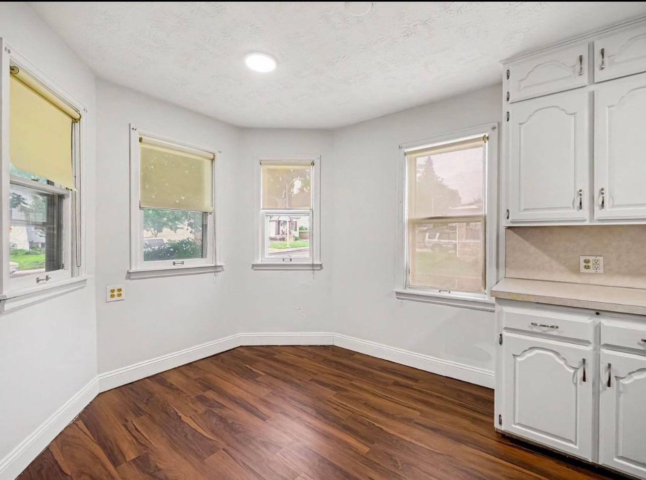 841 S 50th Ave - Photo 5 of 16