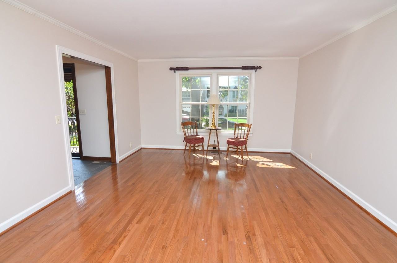 1628 S Observatory Dr - Photo 6 of 37