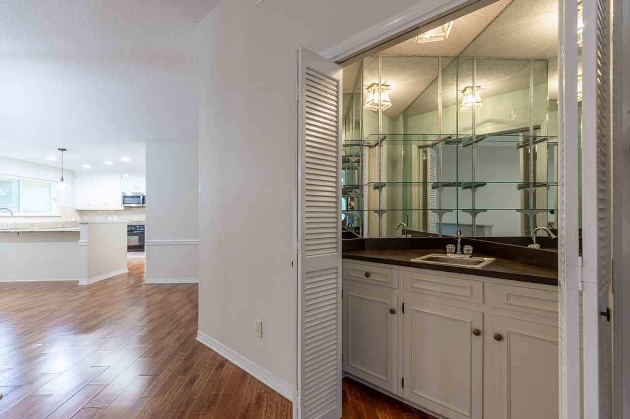 9 Parma Dr - Photo 4 of 22