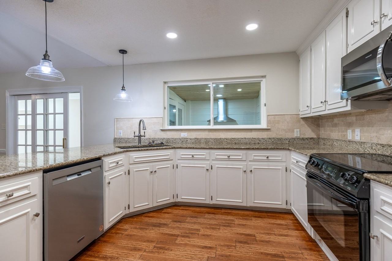 9 Parma Dr - Photo 7 of 22