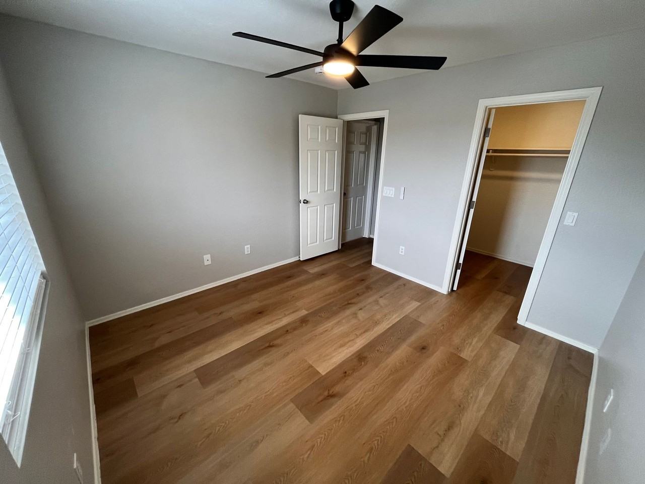 1278 E Stirrup Ln - Photo 2 of 16
