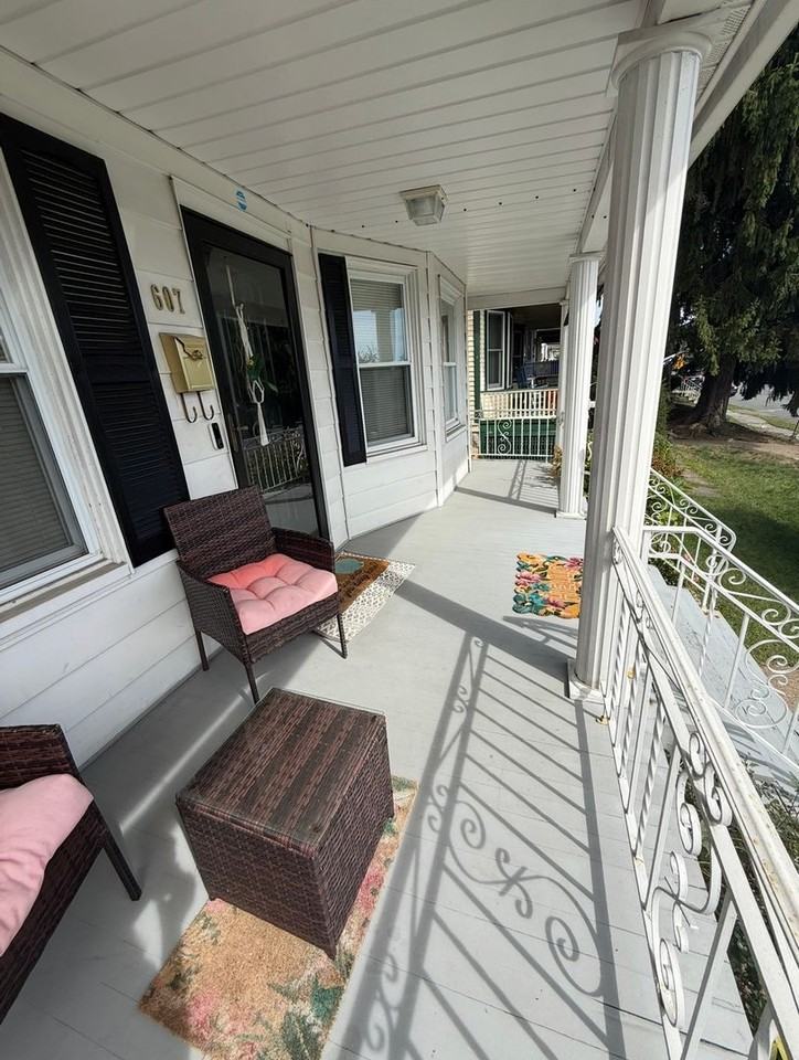 607 N Sumner Ave - Photo 2 of 25