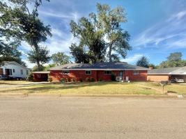 featured image of 2408 Hunter St