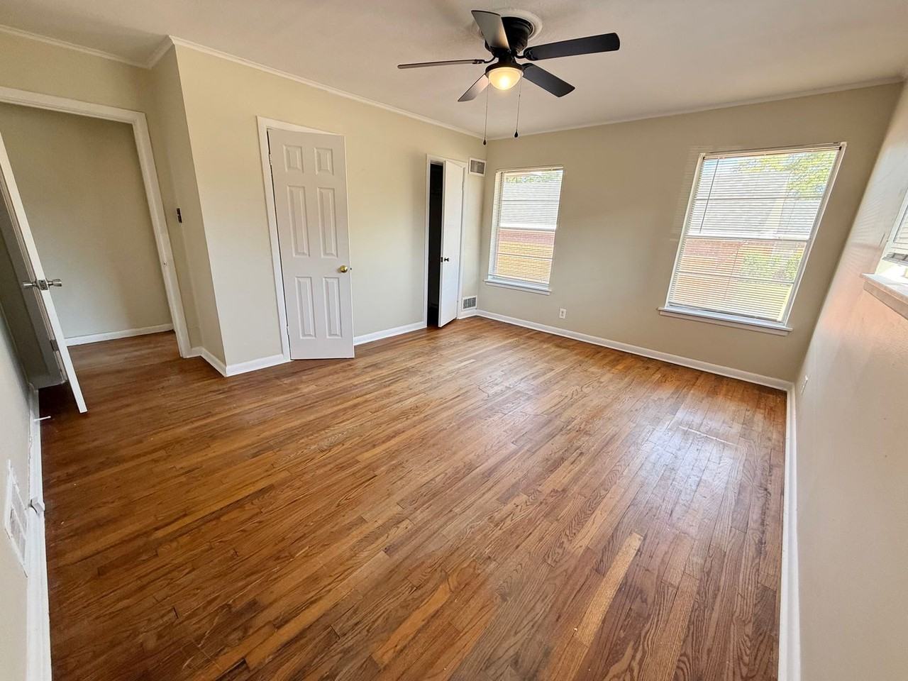 2408 Hunter St - Photo 6 of 27