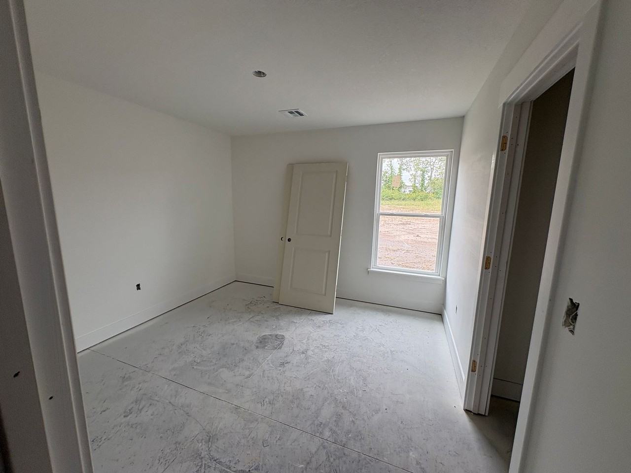 1614 Green Valley Cir - Photo 4 of 8