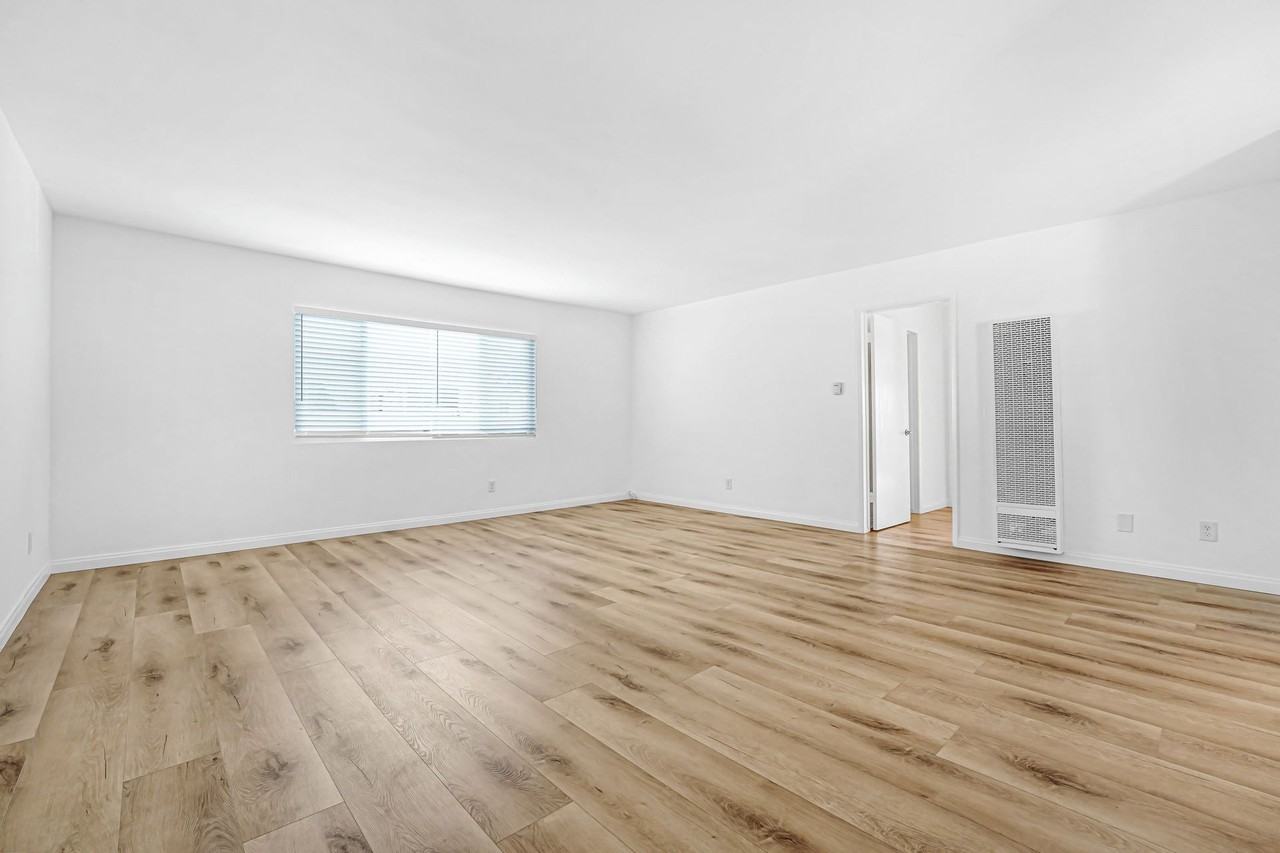 1451 Princeton St - Photo 3 of 3