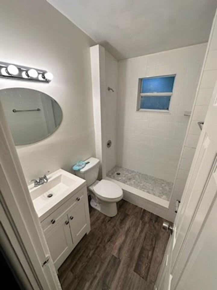 305 Hopkins Ave - Photo 5 of 12