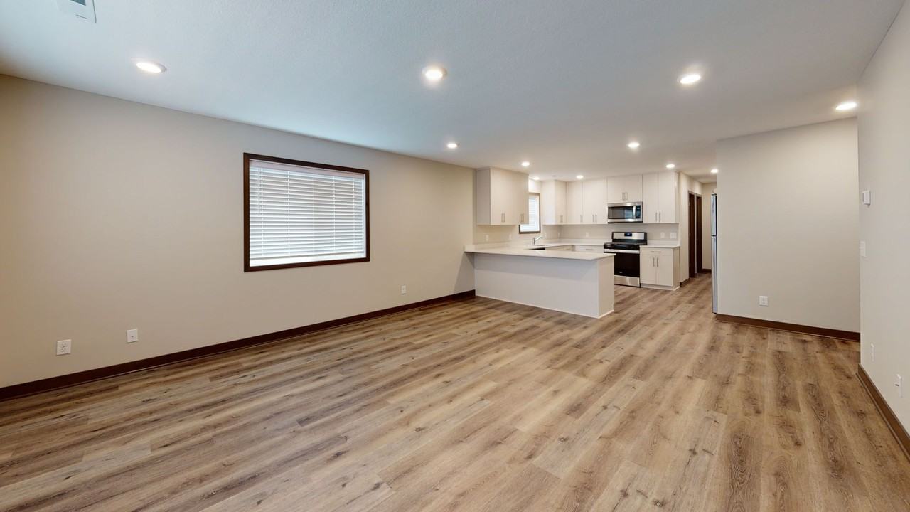 868 18th Ave SE Duplex - Photo 4 of 11