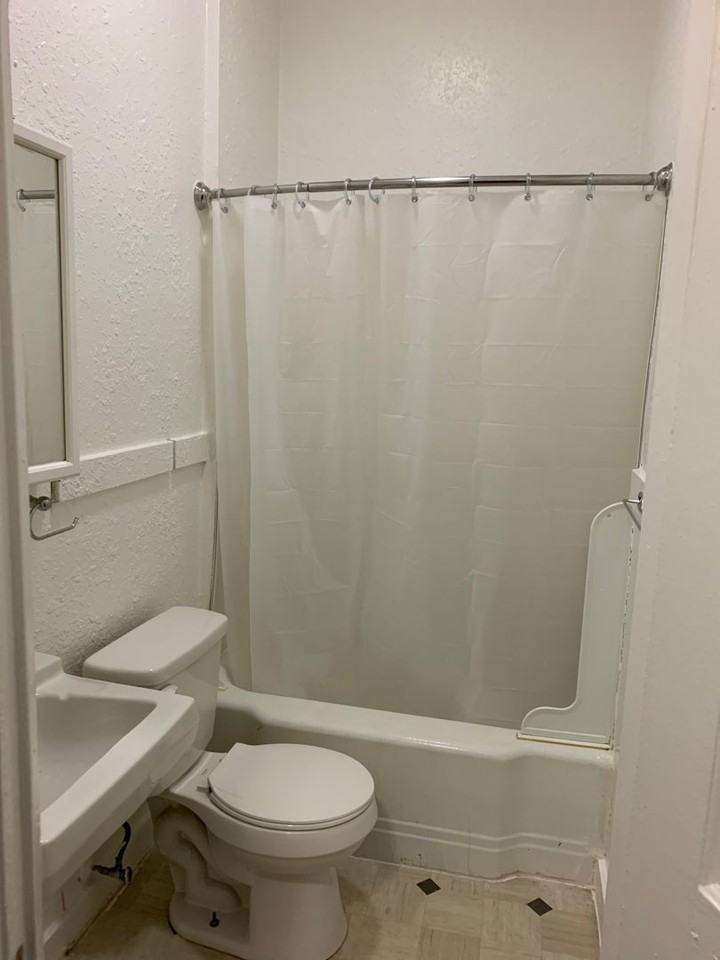 1509 N Harrison St #1 - Photo 4 of 10