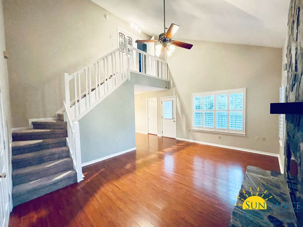 606 Emerald Ln - Photo 2 of 17