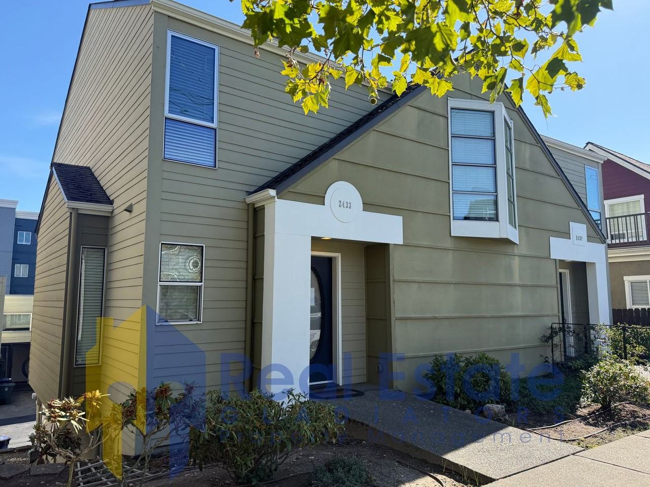 2433 S I St - Photo 2 of 25