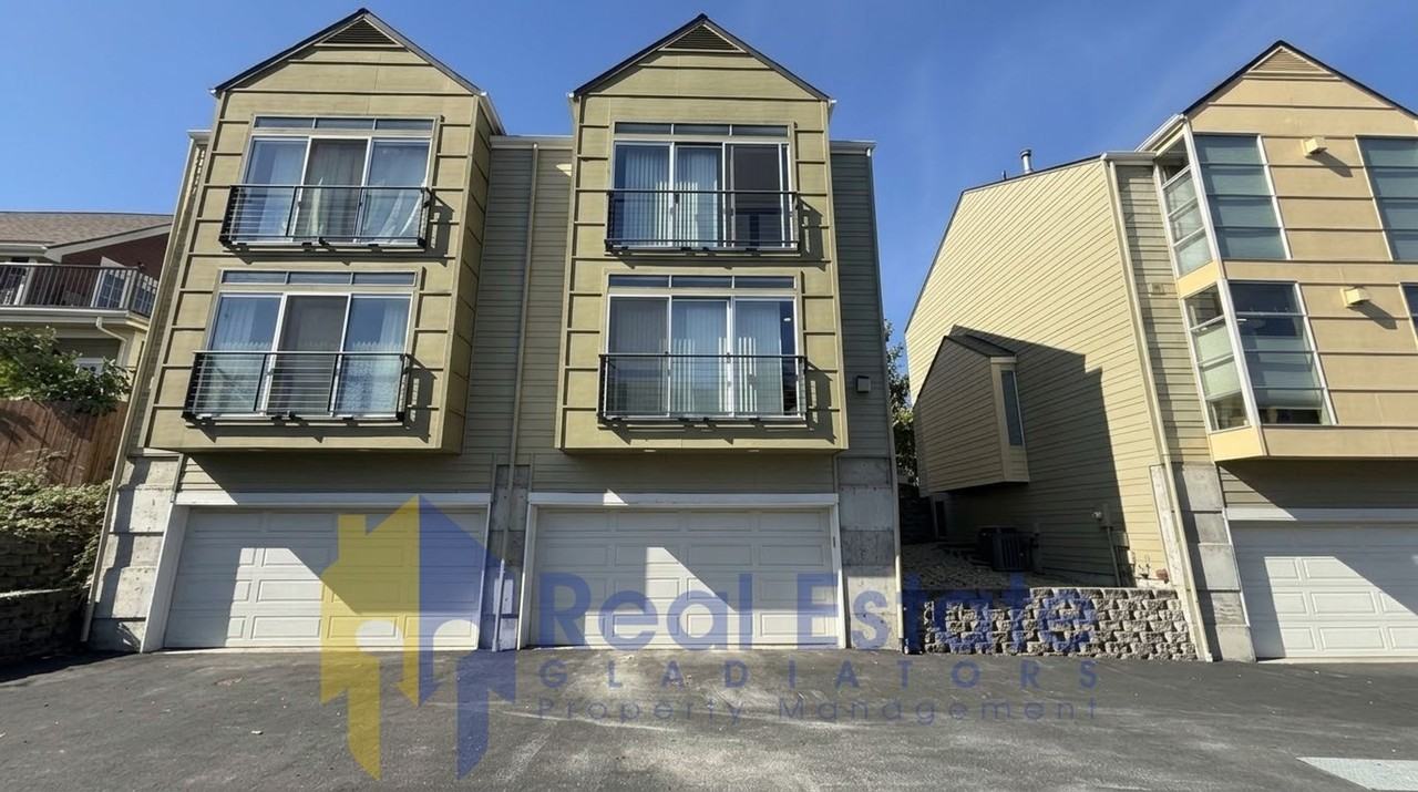 2433 S I St - Photo 3 of 25