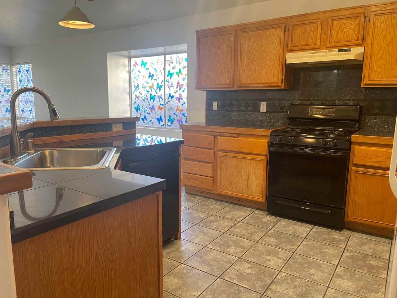 1889 Blue Ribbon Dr - Photo 6 of 13