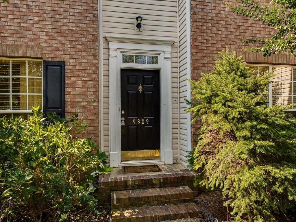 9309 Shrewsbury Dr - Photo 2 of 50
