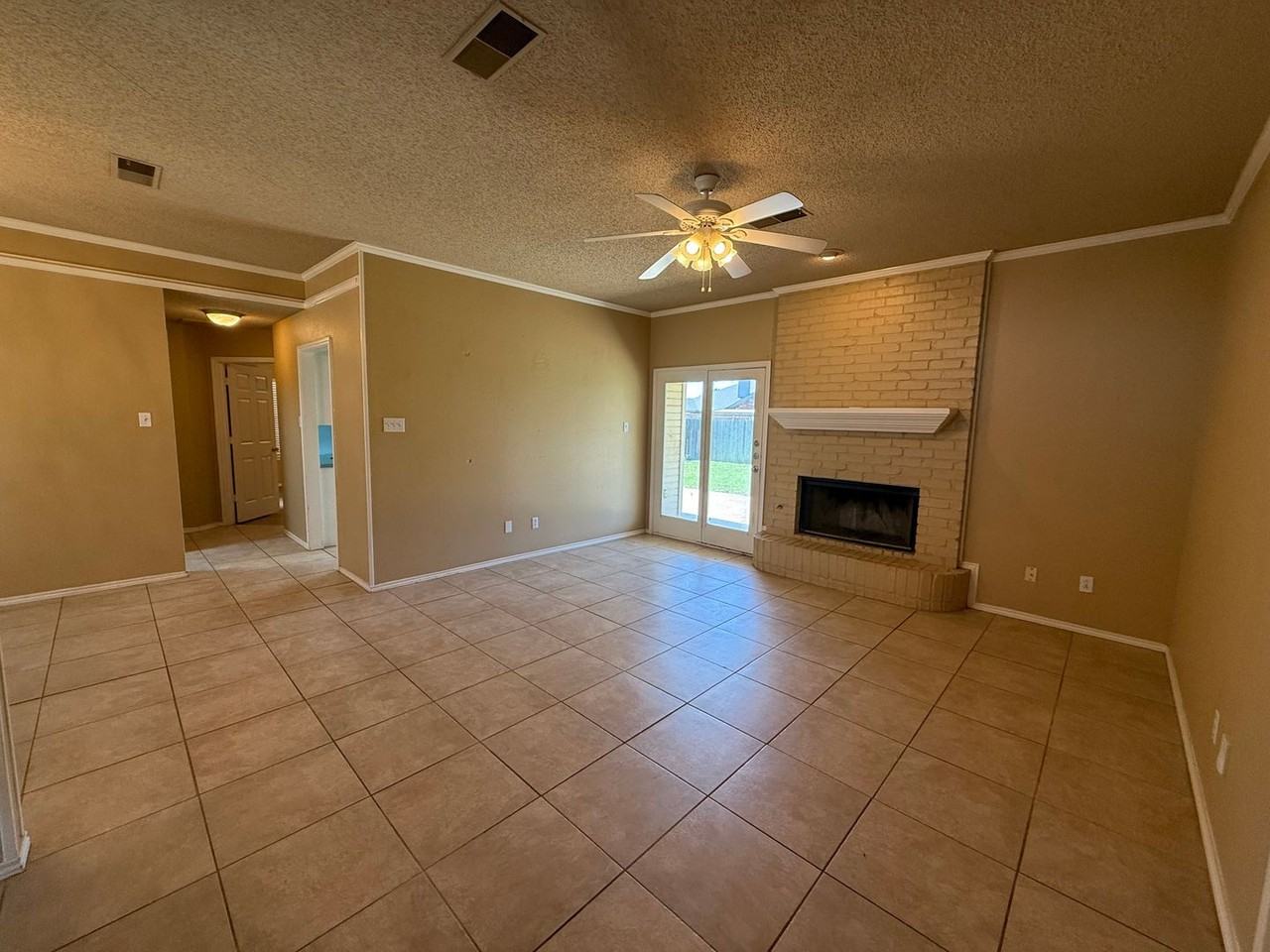 6327 9th St - Photo 2 of 14