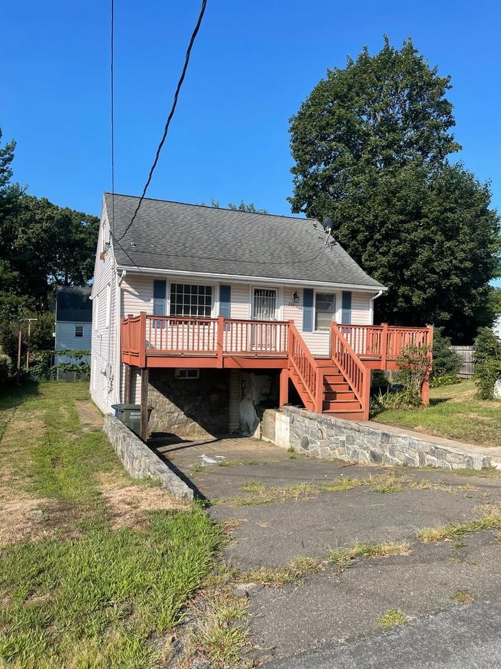 281 Oakwood St - Photo 2 of 16