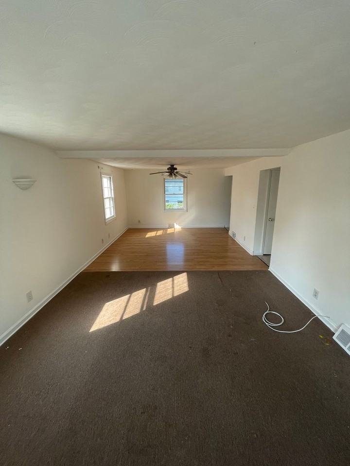 281 Oakwood St - Photo 5 of 16
