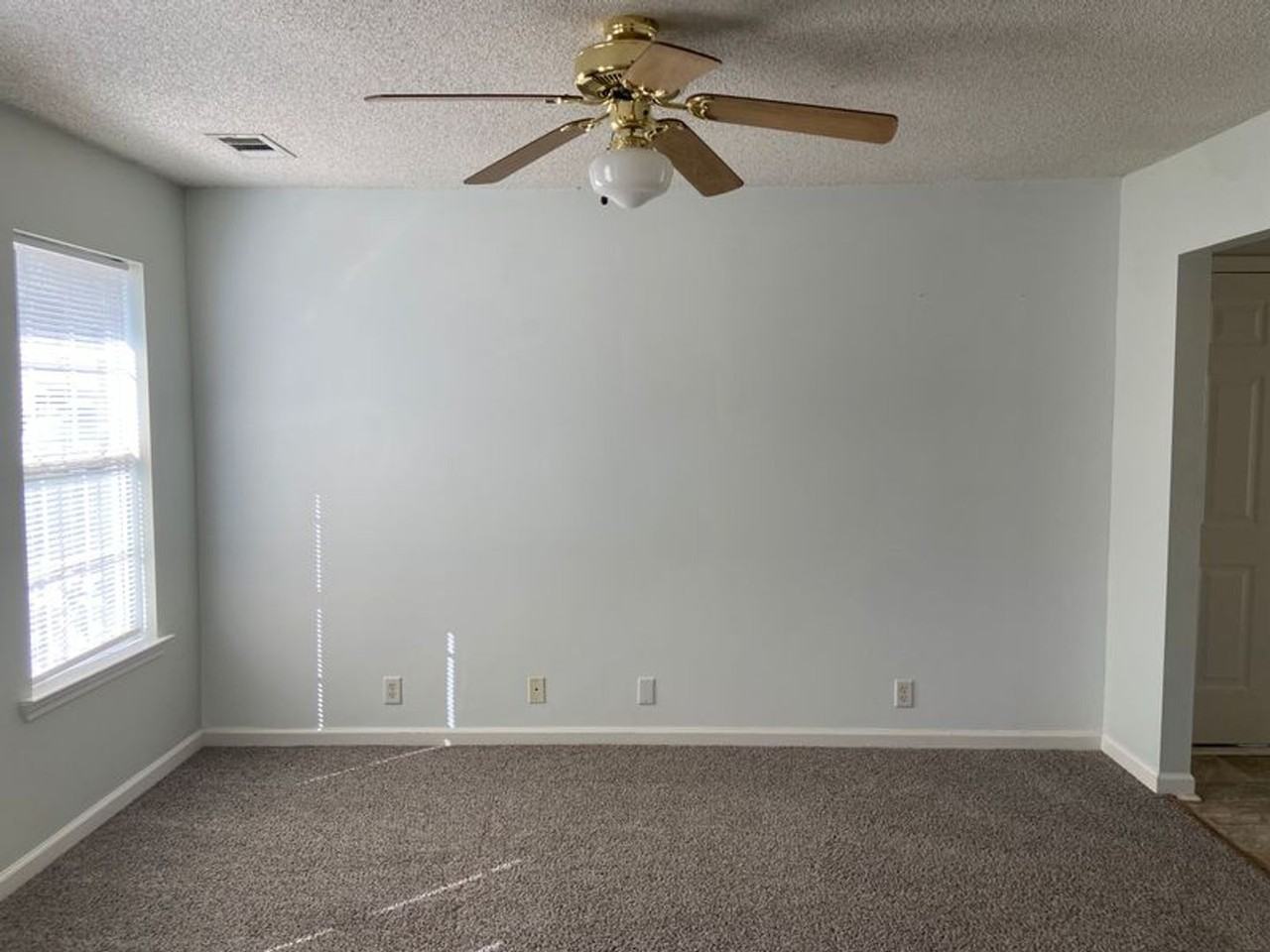 158 High Pointe Dr - Photo 4 of 23