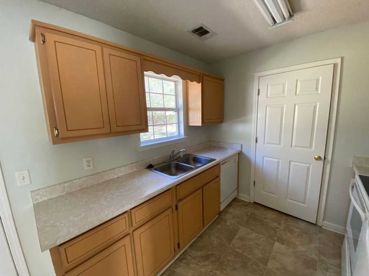 158 High Pointe Dr - Photo 6 of 23