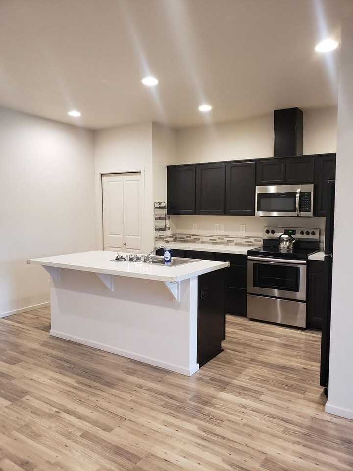 11506 Ne 22nd Cir - Photo 7 of 17