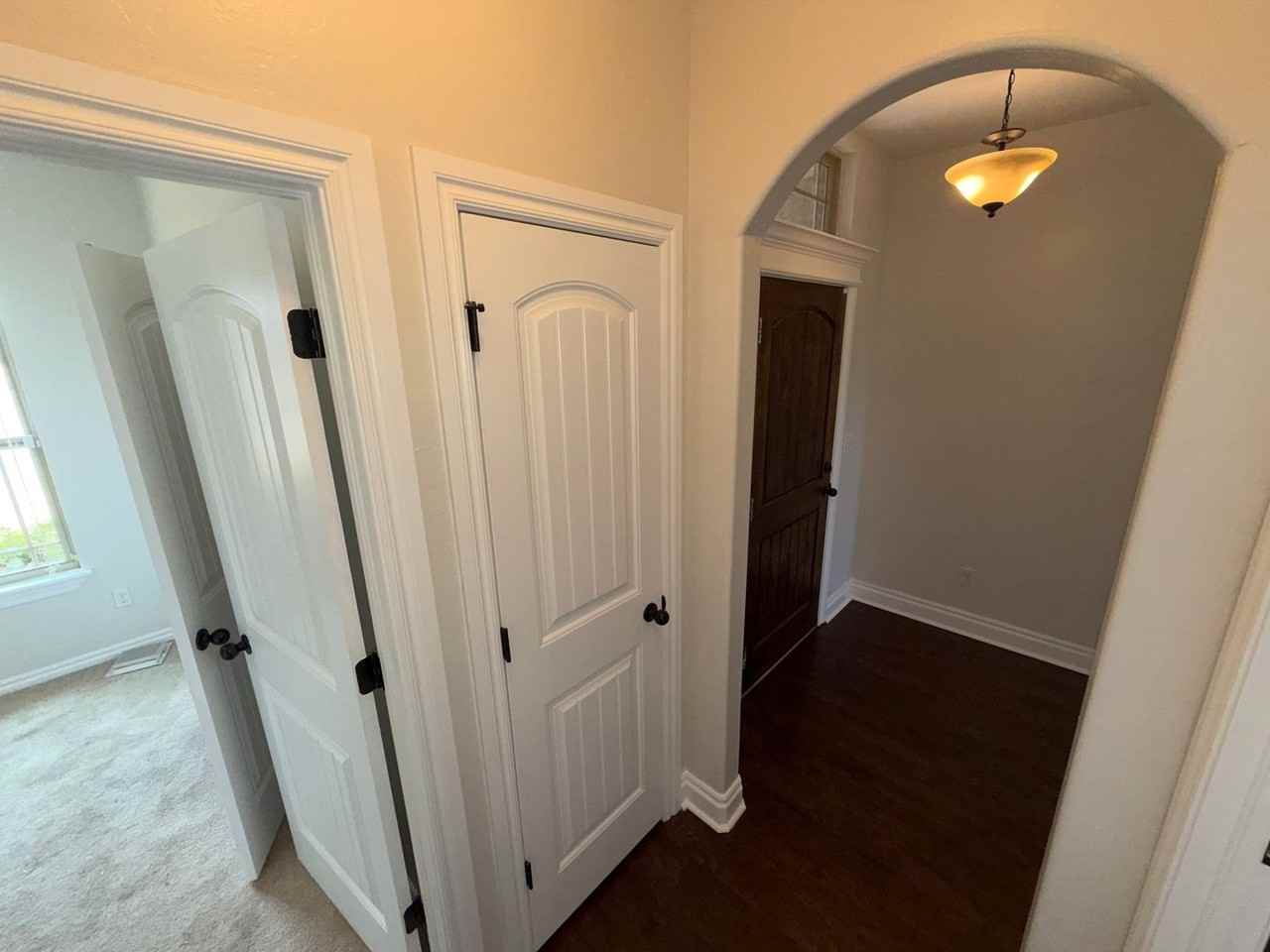 7704 Arnold Ct - Photo 4 of 34