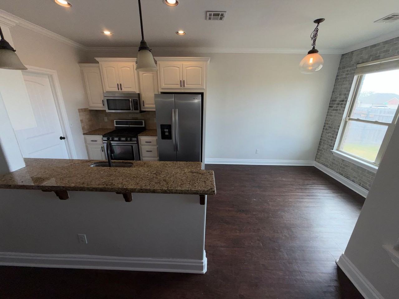 7704 Arnold Ct - Photo 5 of 34
