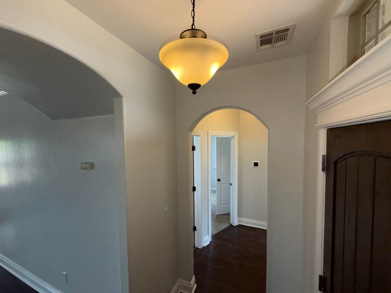 7704 Arnold Ct - Photo 6 of 34