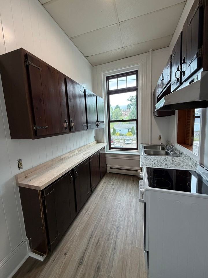 293 Main St - Photo 2 of 9