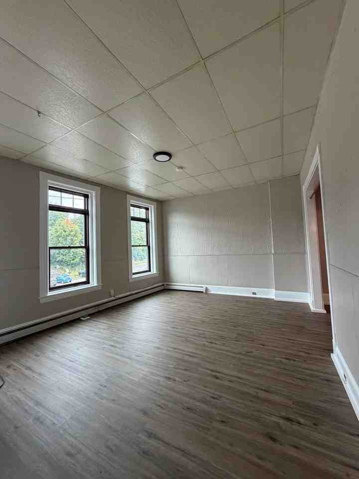 293 Main St - Photo 3 of 9