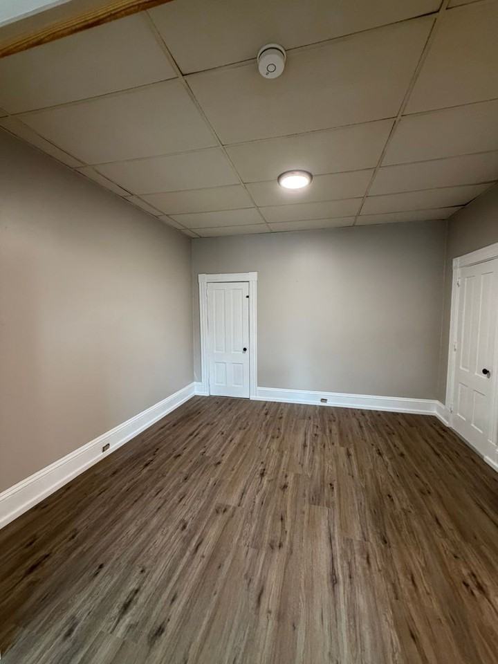 293 Main St - Photo 7 of 9