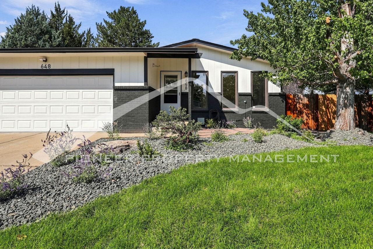 648 Buchanan Ln - Photo 2 of 29