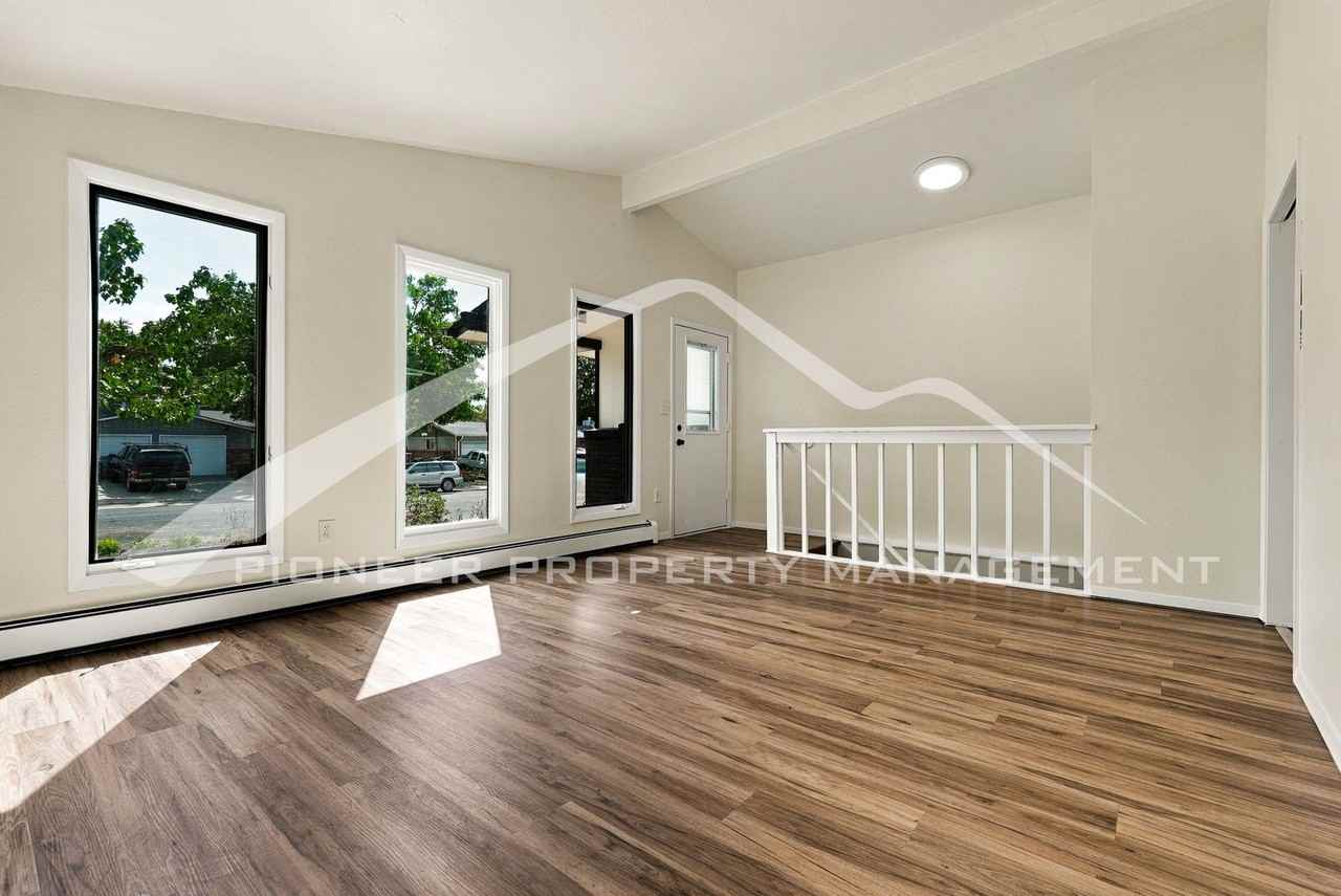 648 Buchanan Ln - Photo 4 of 29