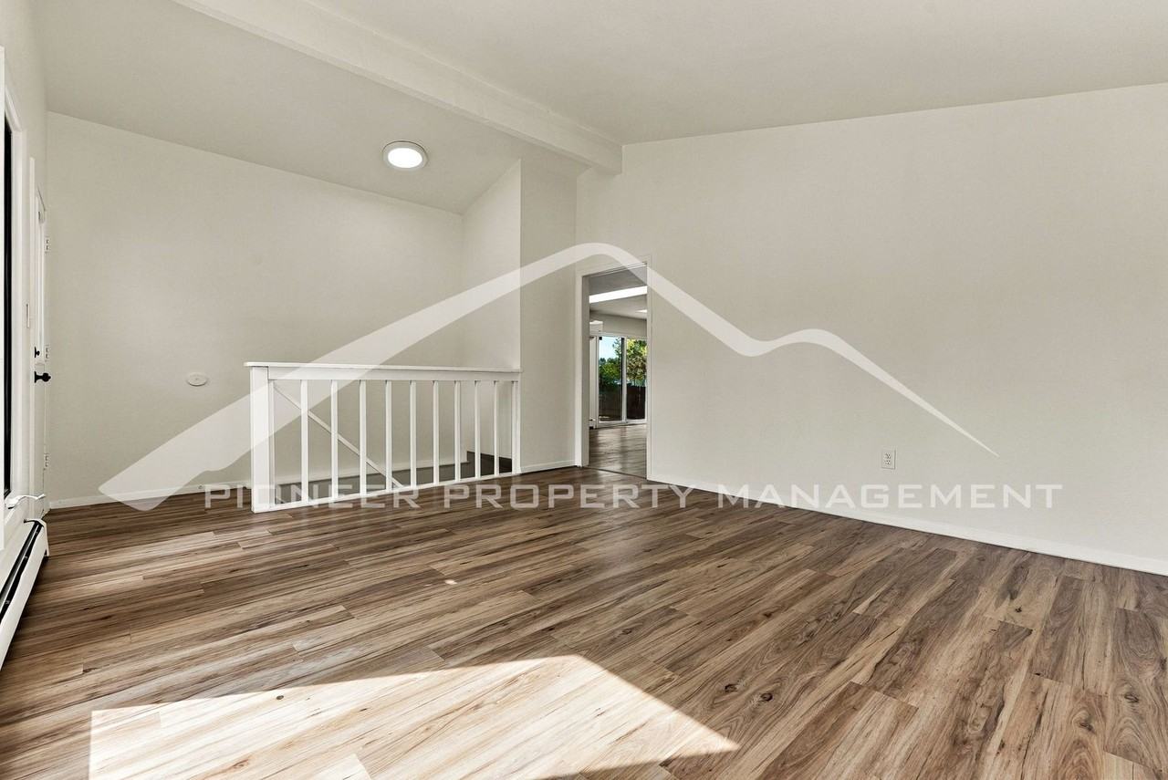 648 Buchanan Ln - Photo 5 of 29