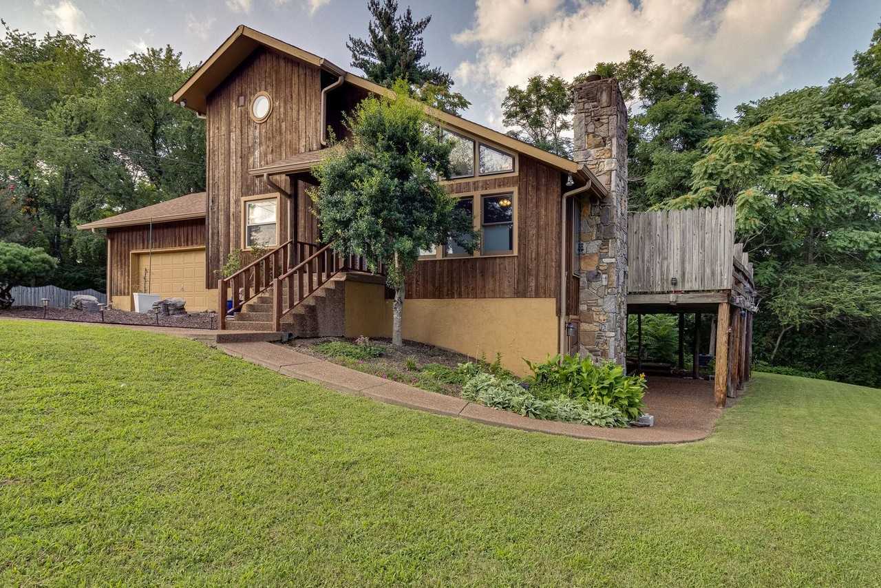 1233 Reelfoot Cir - Photo 2 of 36