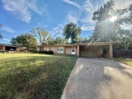 featured image of 2007 Woodhaven Dr