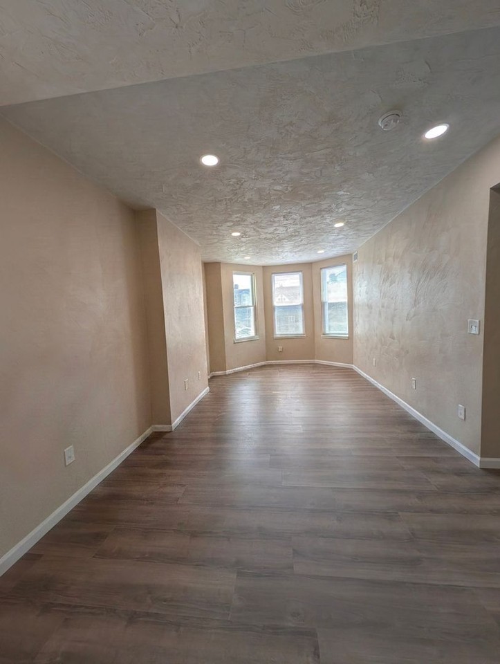 357 Atwood St - Photo 2 of 21