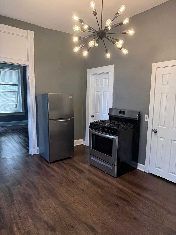 2584 W. McMicken - Photo 3 of 8
