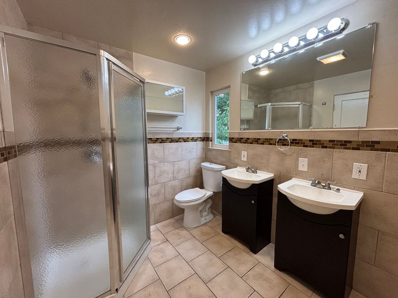 1233 Elmira St - Photo 3 of 13