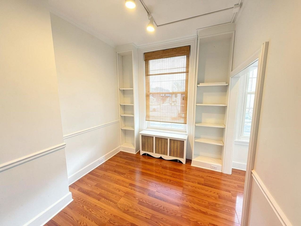 454 Warren Street - Photo 2 of 16