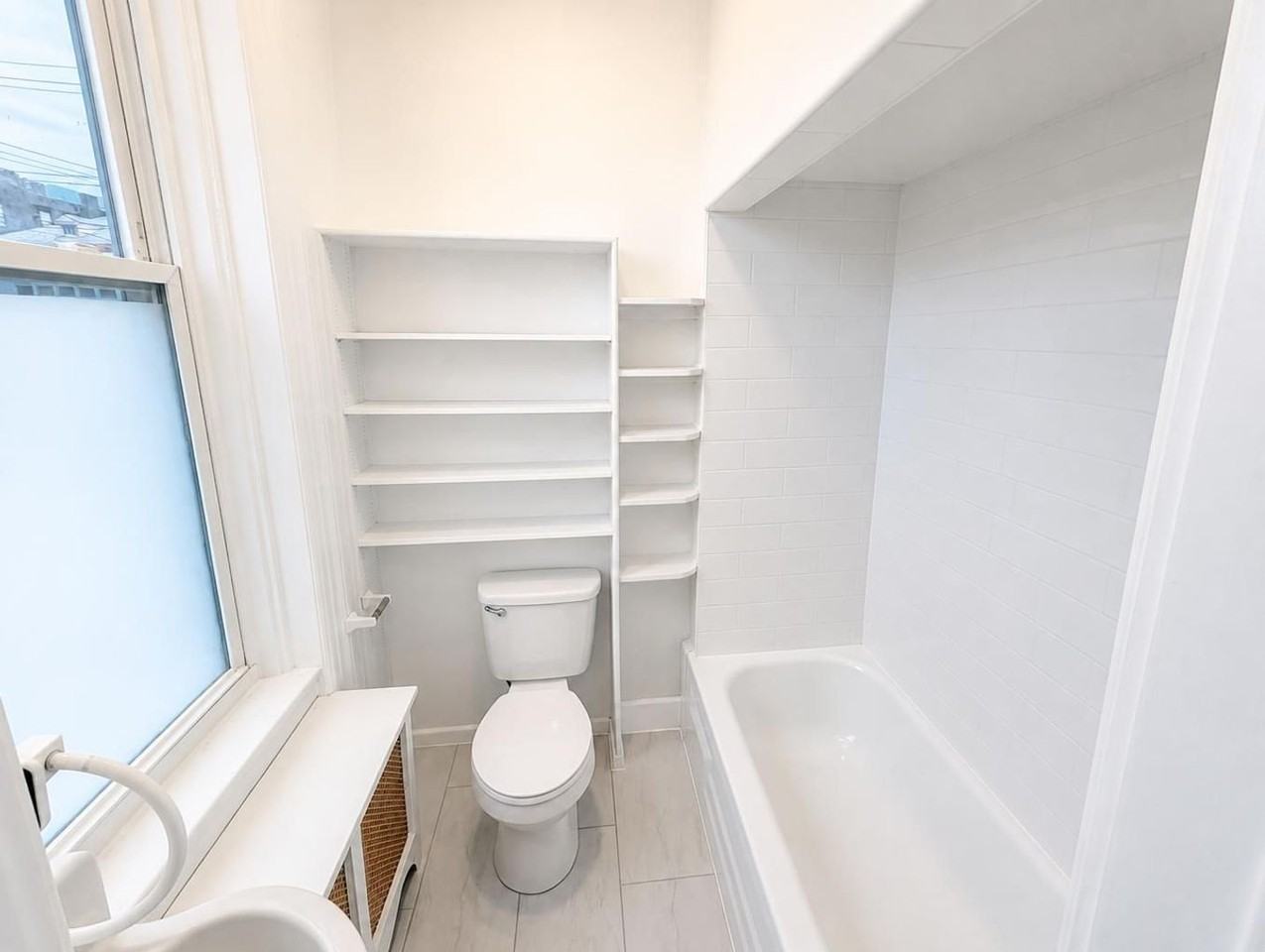 454 Warren Street - Photo 6 of 16