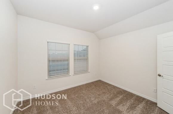 1916 Hummingbird St - Photo 7 of 14